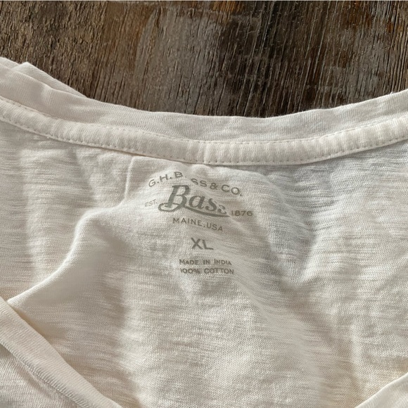 NWOT Bass Peace T- Shirt - Picture 2 of 5